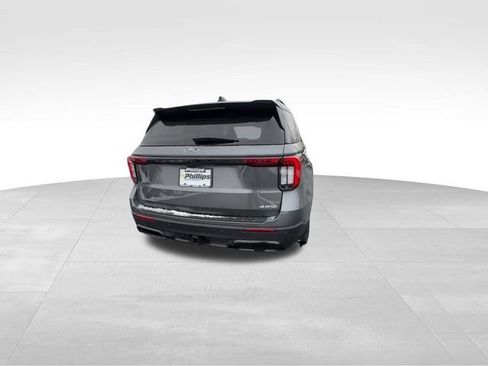 Used 2025 Ford Explorer ST-Line image 8