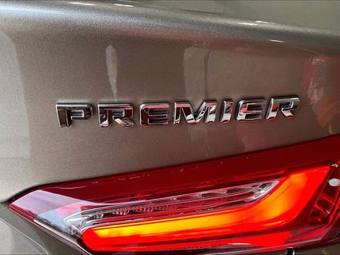 Used 2022 Chevrolet Malibu Premier image 24