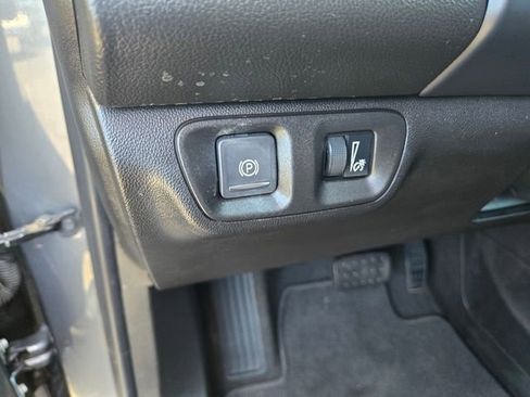 Used 2021 GMC Acadia SLE w/ Elevation Edition FWD image 15