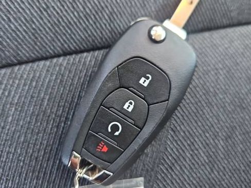 Used 2024 Chevrolet Trax LS w/ LS Convenience Package FWD image 29