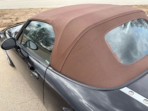 Used 2006 MAZDA MX-5 Miata Grand Touring w/ Premium Pkg image 9