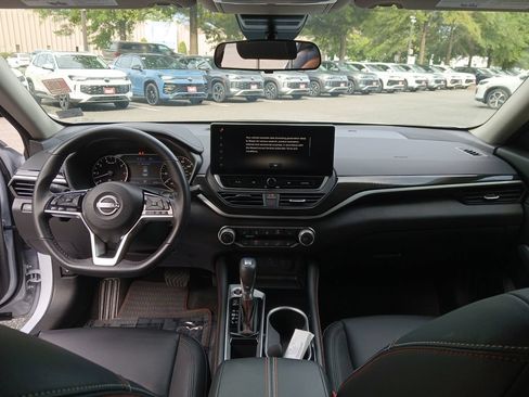 Used 2023 Nissan Altima 2.5 SR w/ SR Premium Package FWD image 26