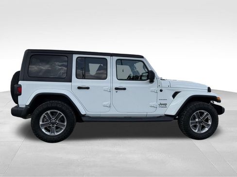Used 2020 Jeep Wrangler Unlimited Sahara AWD/4WD image 24