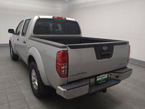 Used 2019 Nissan Frontier SV image 5