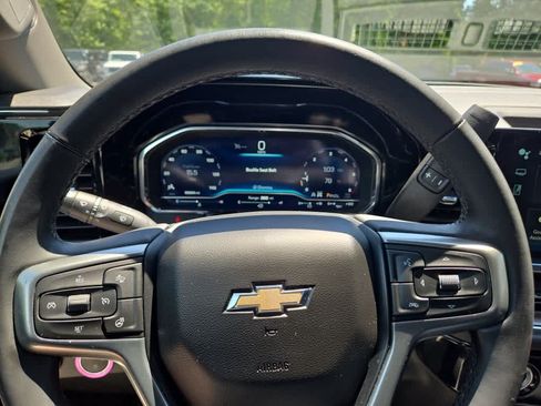 Used 2023 Chevrolet Silverado 1500 LT AWD/4WD image 33