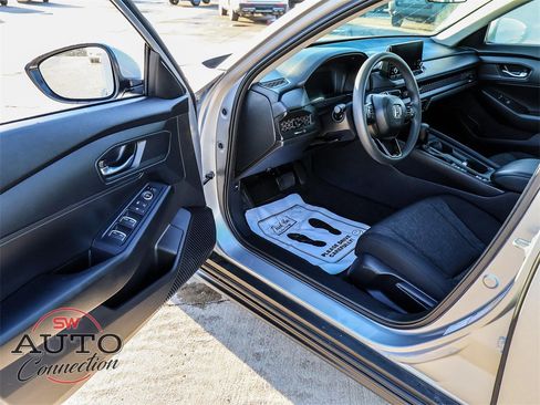 Used 2024 Honda Accord LX image 21
