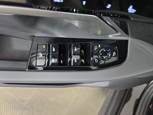 New 2026 BMW 530i xDrive 530i xDrive w/ Premium Package image 28