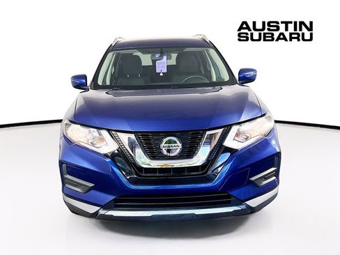 Used 2018 Nissan Rogue SV FWD image 2