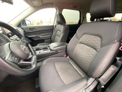 Certified 2023 Nissan Pathfinder S image 11