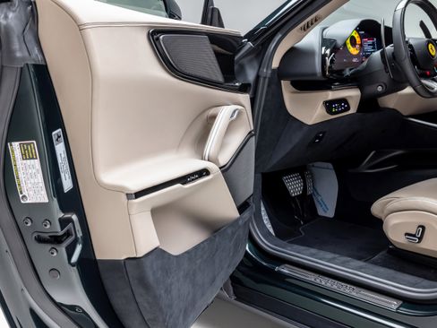 Certified 2025 Ferrari Purosangue image 35