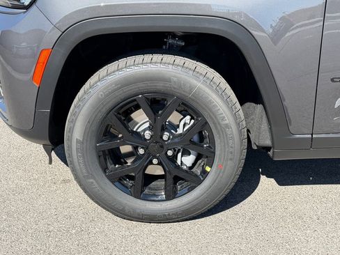 New 2026 Jeep Grand Cherokee Altitude AWD/4WD image 21