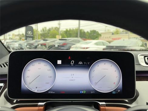 Used 2023 Mercedes-Benz S 500 4MATIC image 9