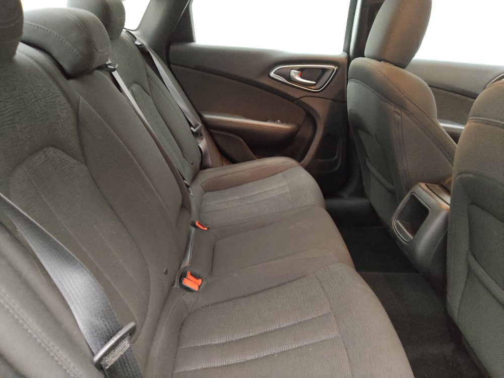 Used 2016 Chrysler 200 Limited FWD image 19