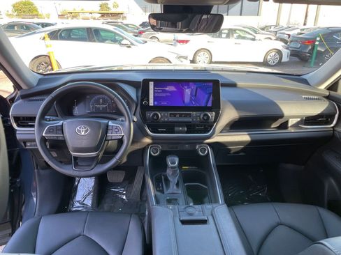 Used 2025 Toyota Grand Highlander FWD image 35