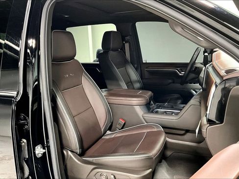 Used 2025 GMC Sierra 3500 Denali w/ Denali Reserve Package image 10