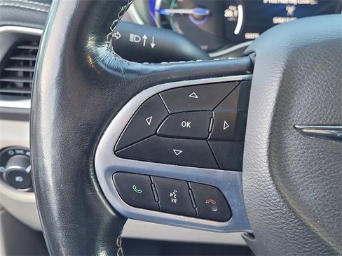 Certified 2021 Chrysler Pacifica Touring-L image 13