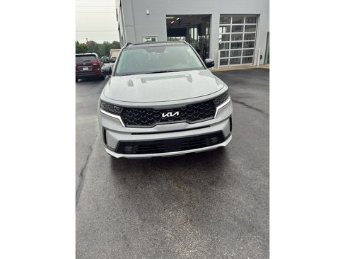 Used 2023 Kia Sorento SX AWD/4WD image 2