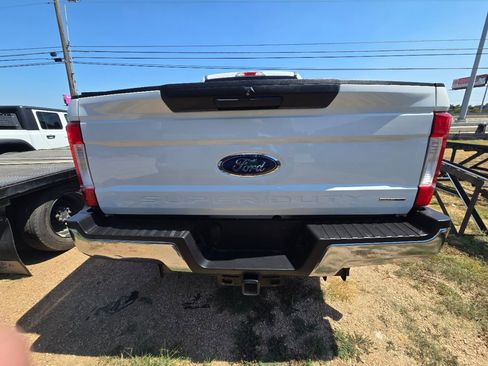 Used 2018 Ford F250 XLT image 4