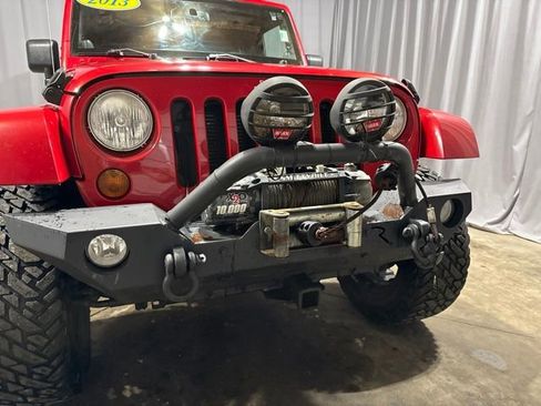 Used 2013 Jeep Wrangler Unlimited Sahara AWD/4WD image 11