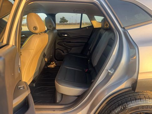 Used 2025 Chevrolet Trax ACTIV w/ Driver Confidence Package image 27