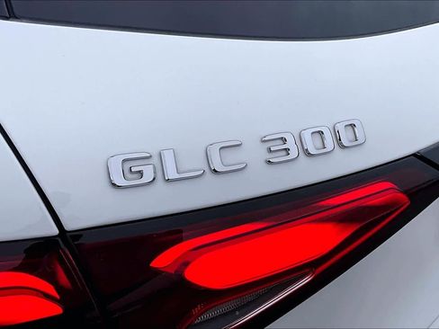 Certified 2025 Mercedes-Benz GLC 300 4MATIC image 31
