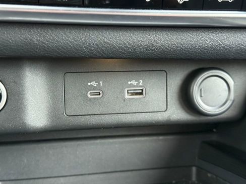 Used 2022 Nissan Rogue SV image 26