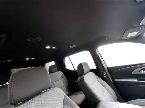 Used 2023 Chevrolet Traverse LT image 20