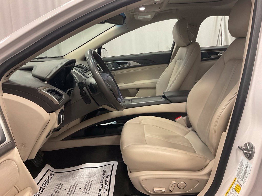 Used 2019 Lincoln MKZ Reserve FWD image 7