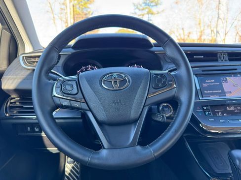 Used 2016 Toyota Avalon Touring image 16