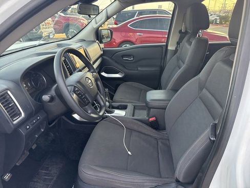 Used 2022 Nissan Frontier SV image 5