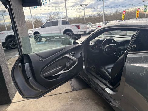 Used 2021 Chevrolet Camaro LT image 8