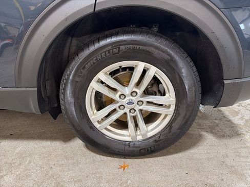 Used 2022 Ford Explorer XLT image 34