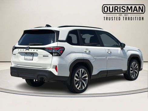 Used 2025 Subaru Forester Touring AWD/4WD image 5