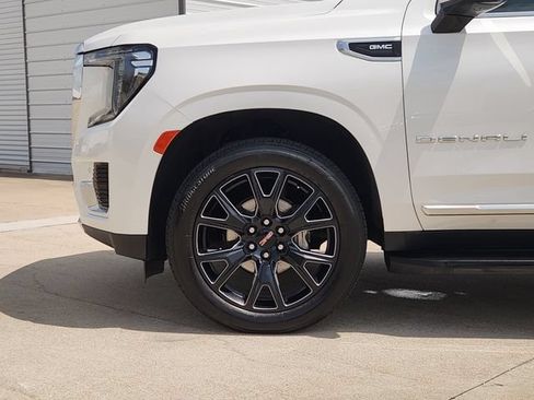Used 2023 GMC Yukon Denali AWD/4WD image 8