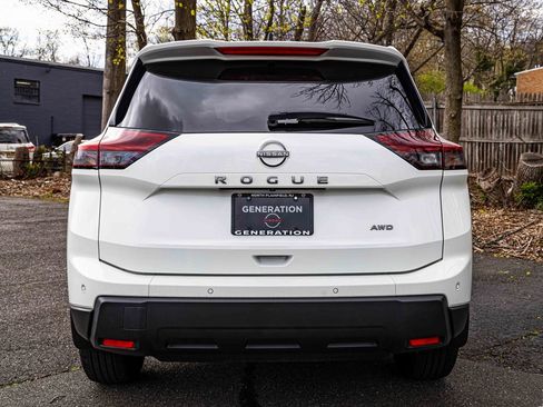 Certified 2024 Nissan Rogue S image 5