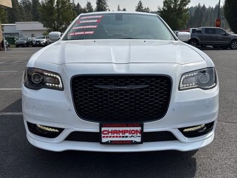 Used 2023 Chrysler 300 Touring L AWD/4WD image 2