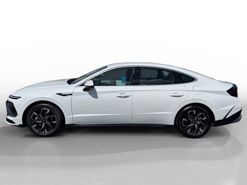 Used 2025 Hyundai Sonata SEL FWD image 2