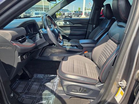 Used 2025 Ford Explorer ST-Line AWD/4WD image 25