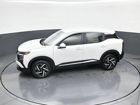 Used 2025 Nissan Kicks SV FWD image 34