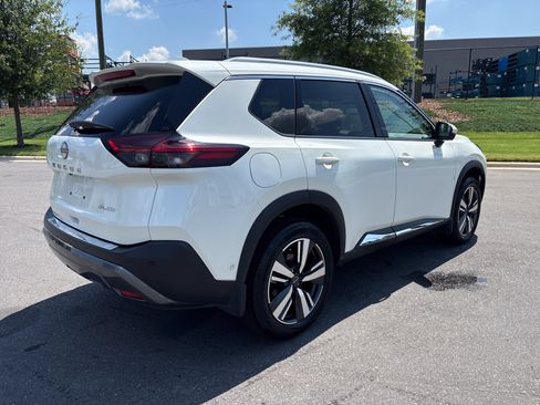 Used 2023 Nissan Rogue SL w/ SL Premium Package AWD/4WD image 9