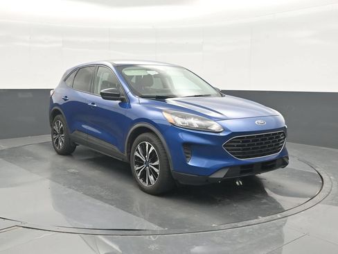 Used 2022 Ford Escape SE w/ SE Sport Appearance Package AWD/4WD image 8