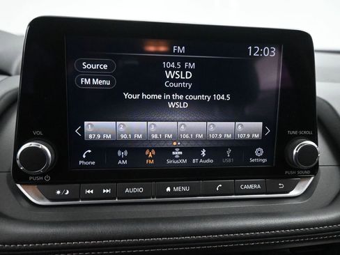 Used 2024 Nissan Rogue S image 37