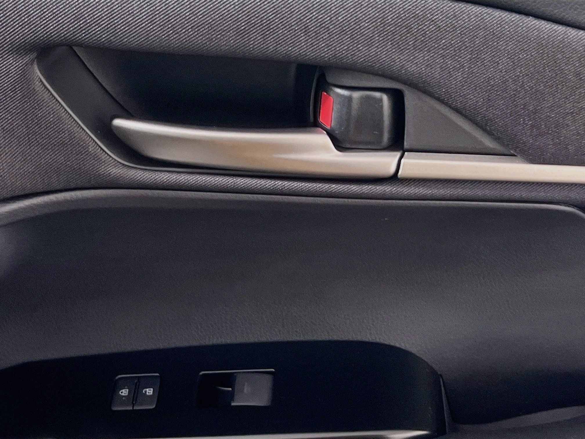 Used 2025 Toyota Camry LE FWD image 31
