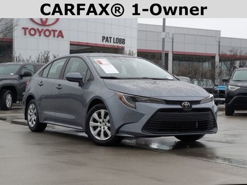 Used 2025 Toyota Corolla LE image 2