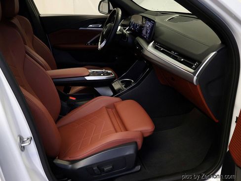 Certified 2026 BMW X2 xDrive28i AWD/4WD image 35