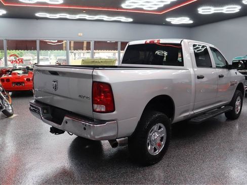 Used 2016 RAM 2500 Tradesman w/ Chrome Appearance Group AWD/4WD image 4