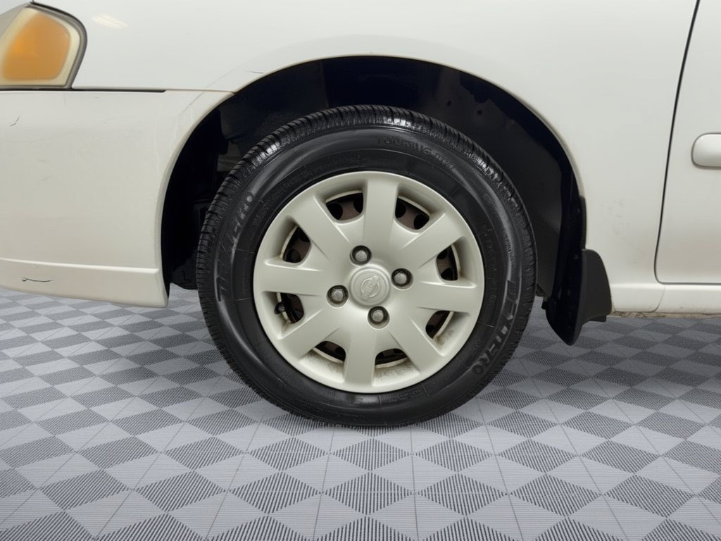 Used 2002 Nissan Sentra GXE FWD image 13