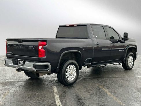 Used 2024 Chevrolet Silverado 2500 LT image 3