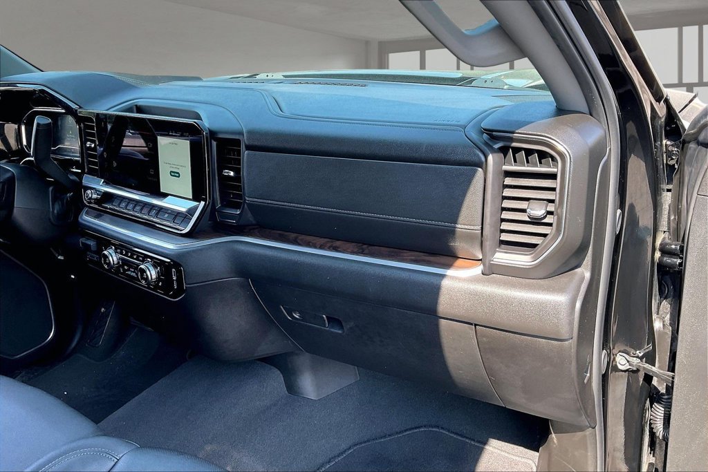 Used 2025 GMC Sierra 1500 SLT RWD image 26