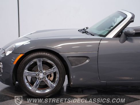 Used 2008 Pontiac Solstice GXP w/ Premium Package RWD image 20